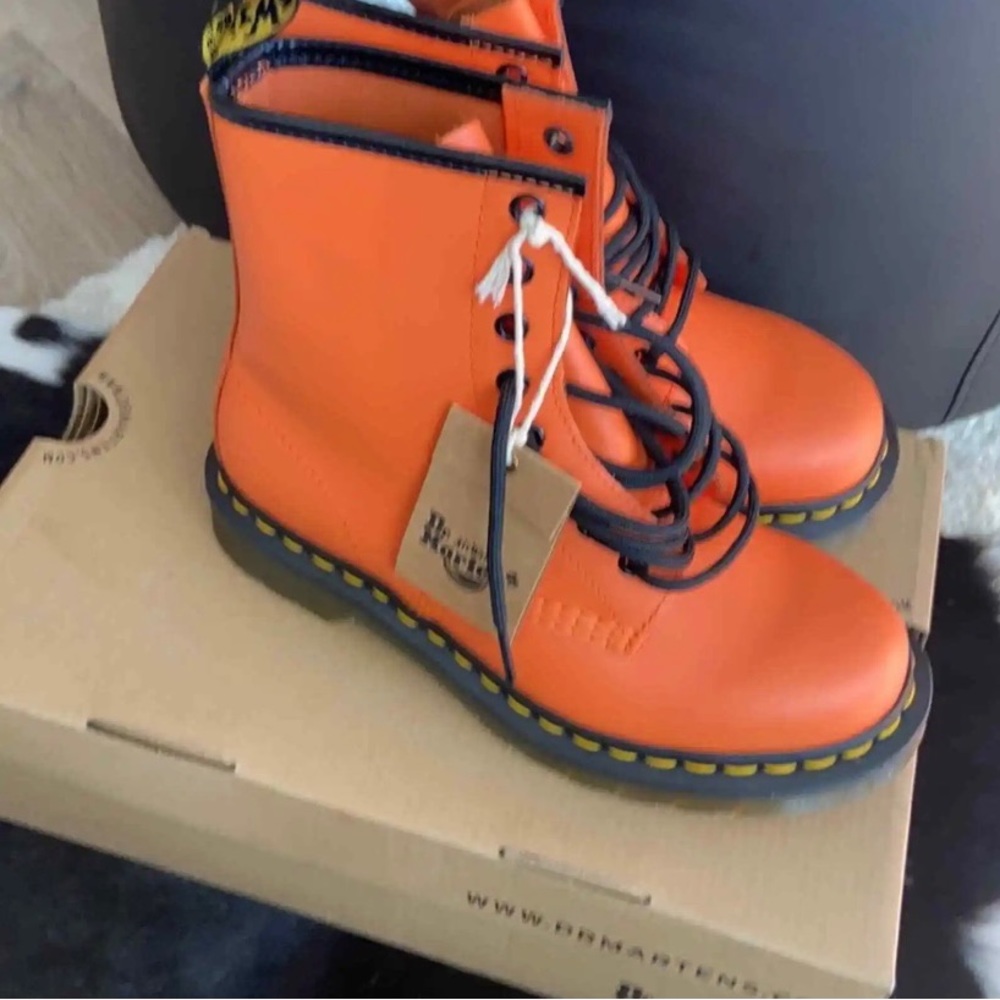 6 🔖 DR. MARTENS 1460 Smooth Orange Boots 25714659